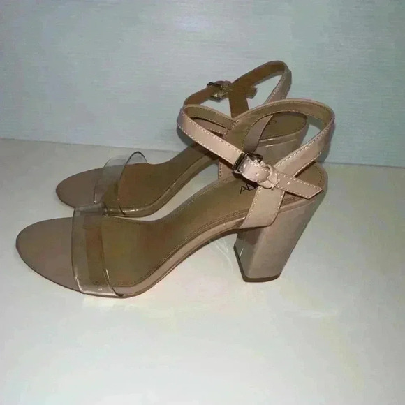 Nordstrom Abound nude patent block heel sandals with clear strap Shoe size 9 - Picture 12 of 16